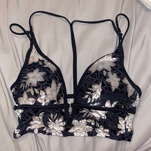 PINK/Victoria’s Secret Lightly lined Bralette